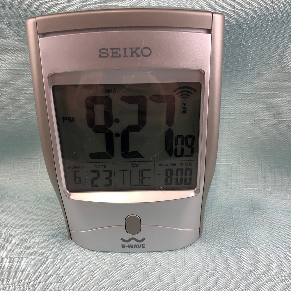 Seiko R-Wave Atomic Digital Alarm Clock Silver Snooze Light Tested Works Great